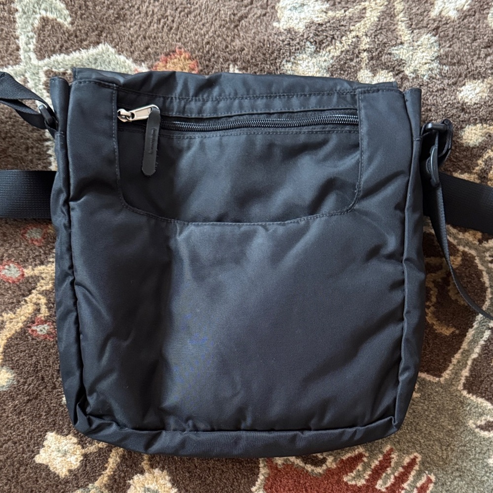 The North Face Black Crossbody Bag - Picture 6 of 6